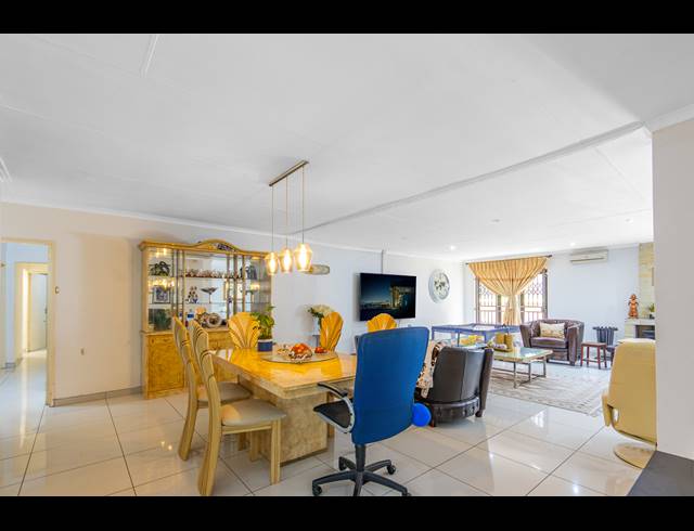 4 BEDROOM HOUSE FOR SALE IN BOSKRUIN